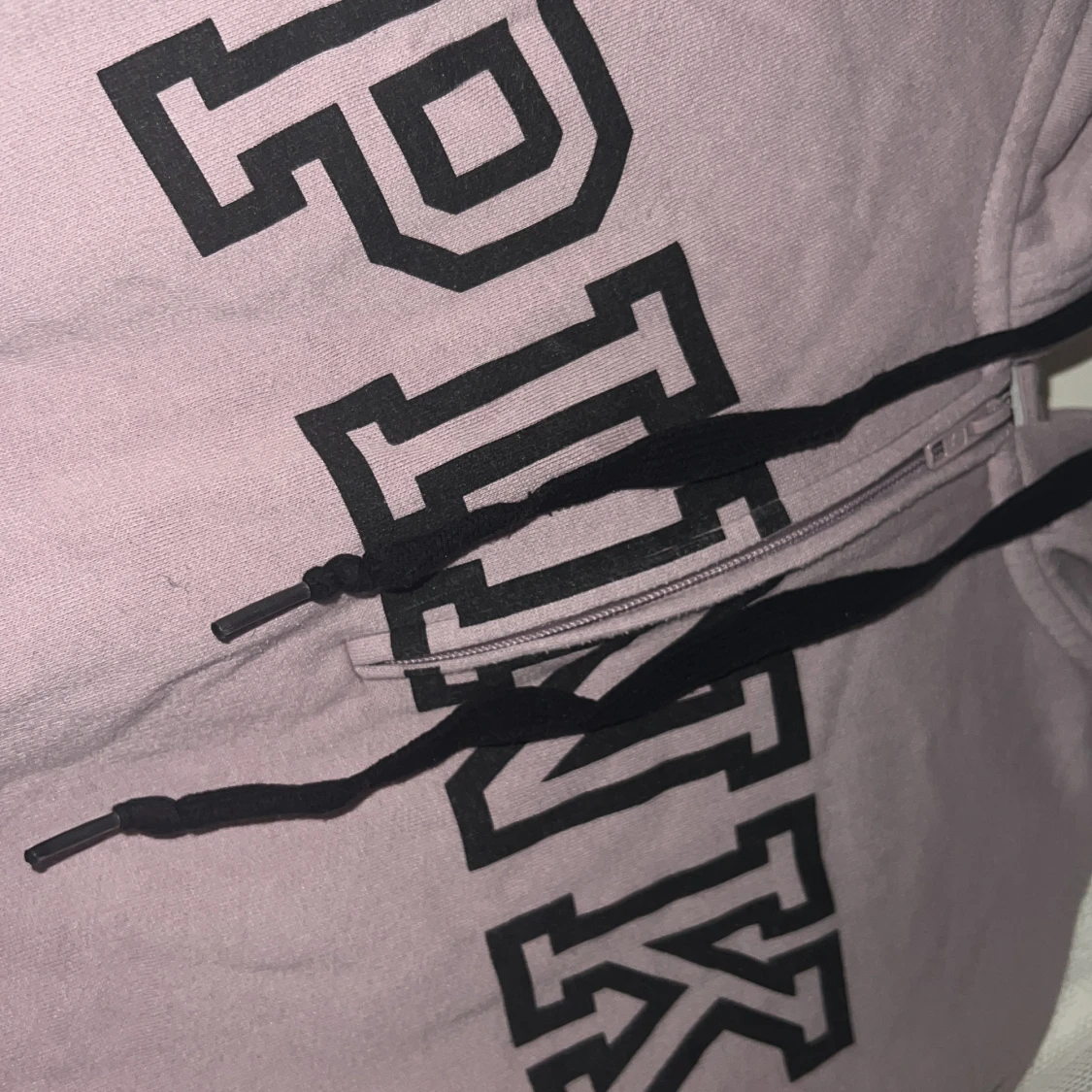 Ljuslila hoodie från Victoria secret PINK - 1