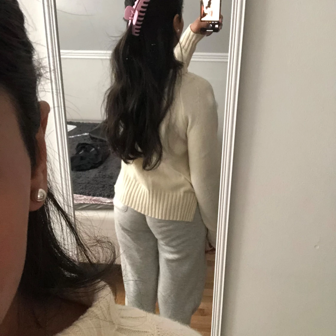 Krämvit stickad tröja