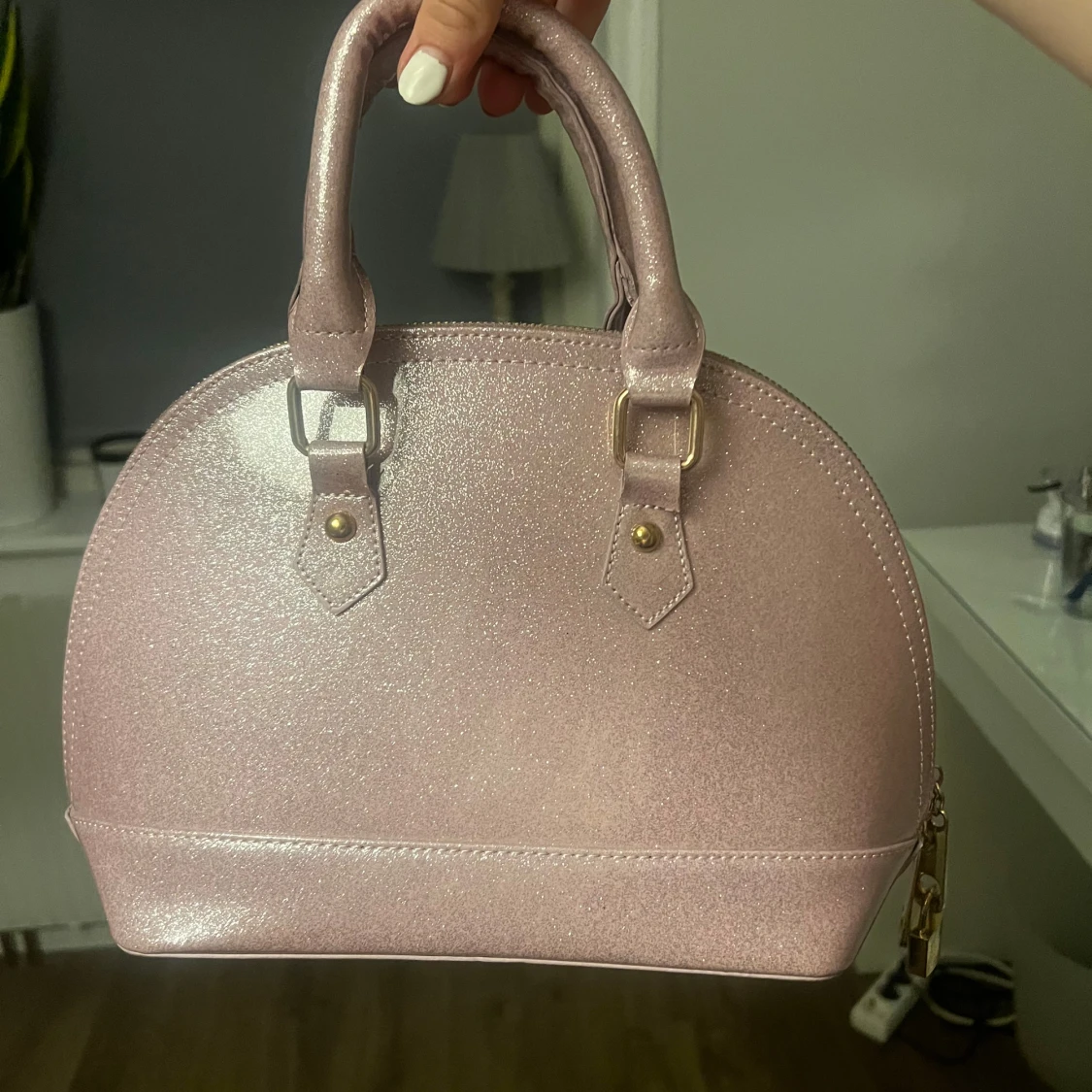 Glittrig rosa handväska - 2