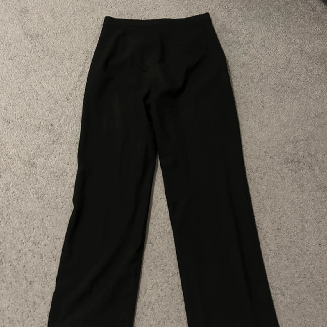 Svarta kostymbyxor från Pull&Bear - 1