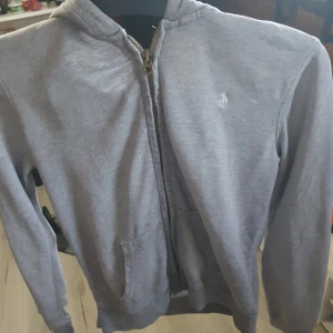 Ralph lauren hoodie - Fin ralph lauren hoodie till sommarn                         storlek S 