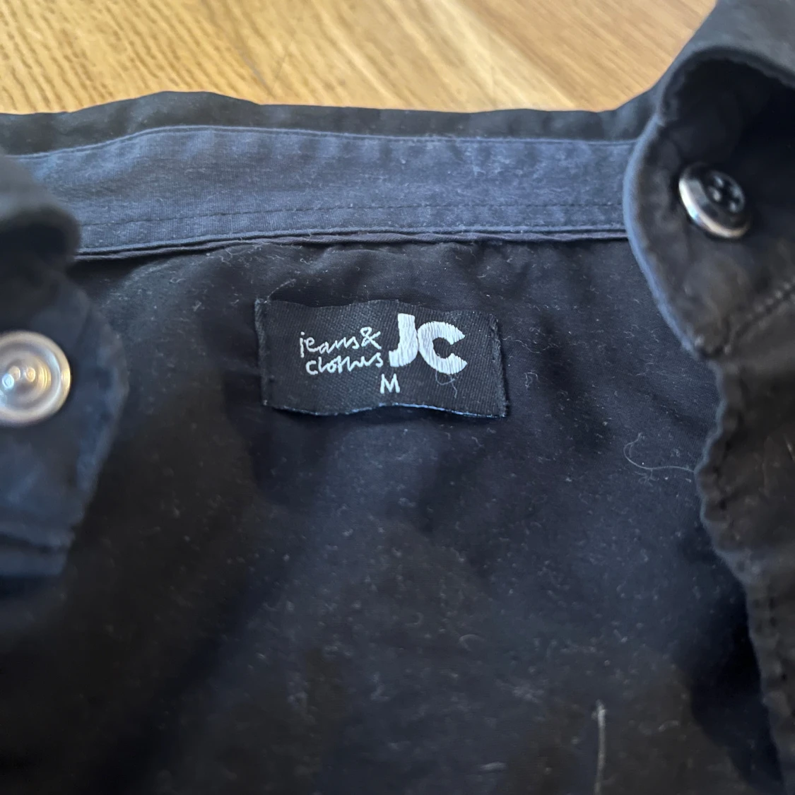 Svart skjorta från JC - 1