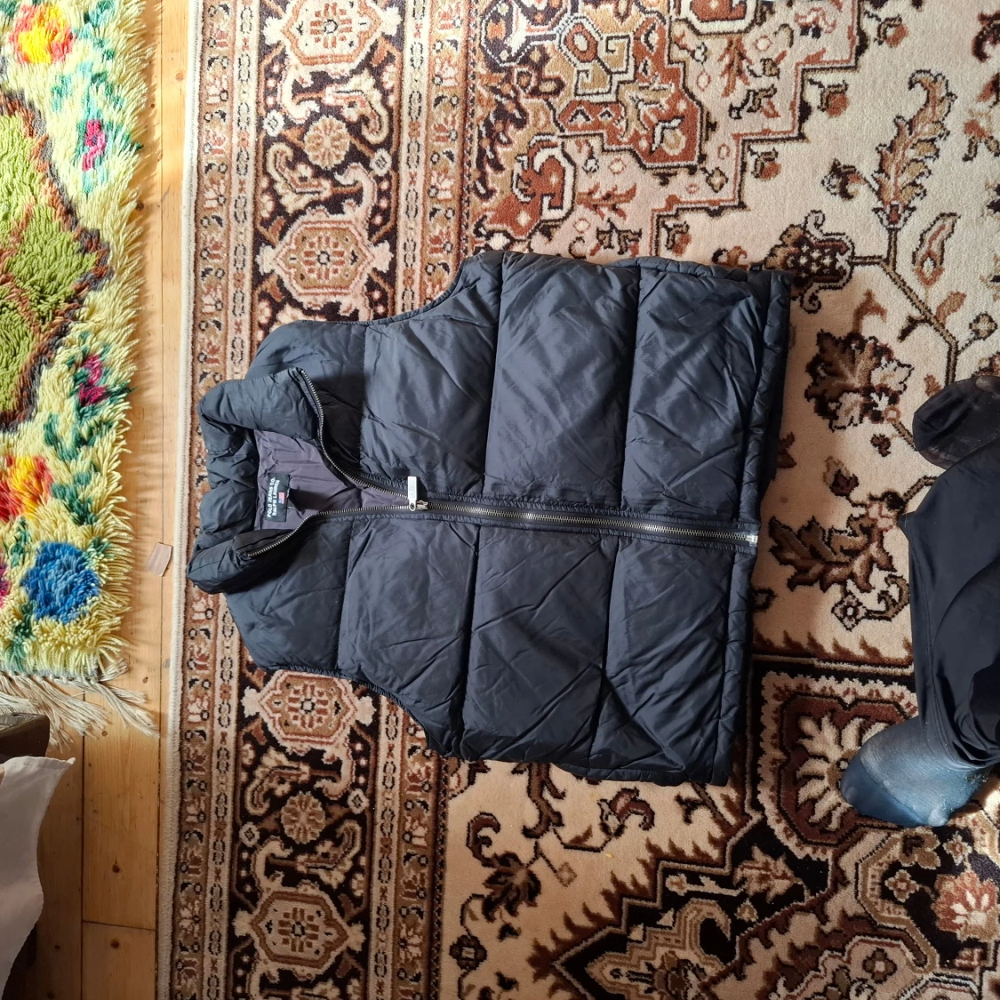 Svart dunväst med dragkedja - 2