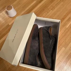 Mocha skor frön GANT - Stilrena skor från Gant för fina tillfällen stolen 44 helt nya 