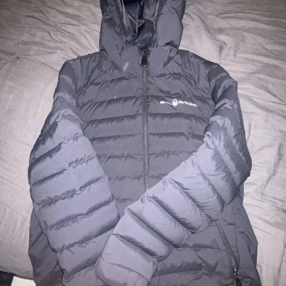 Svart pufferjacka från Sail Racing