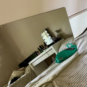 Spegel från ikea  - Använd i bra skick 