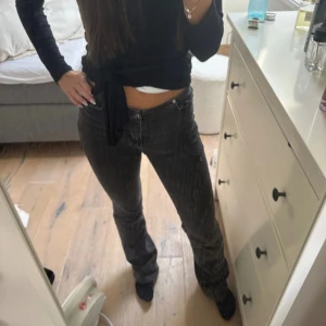 Low waist flare jeans - Så snygga oanvända