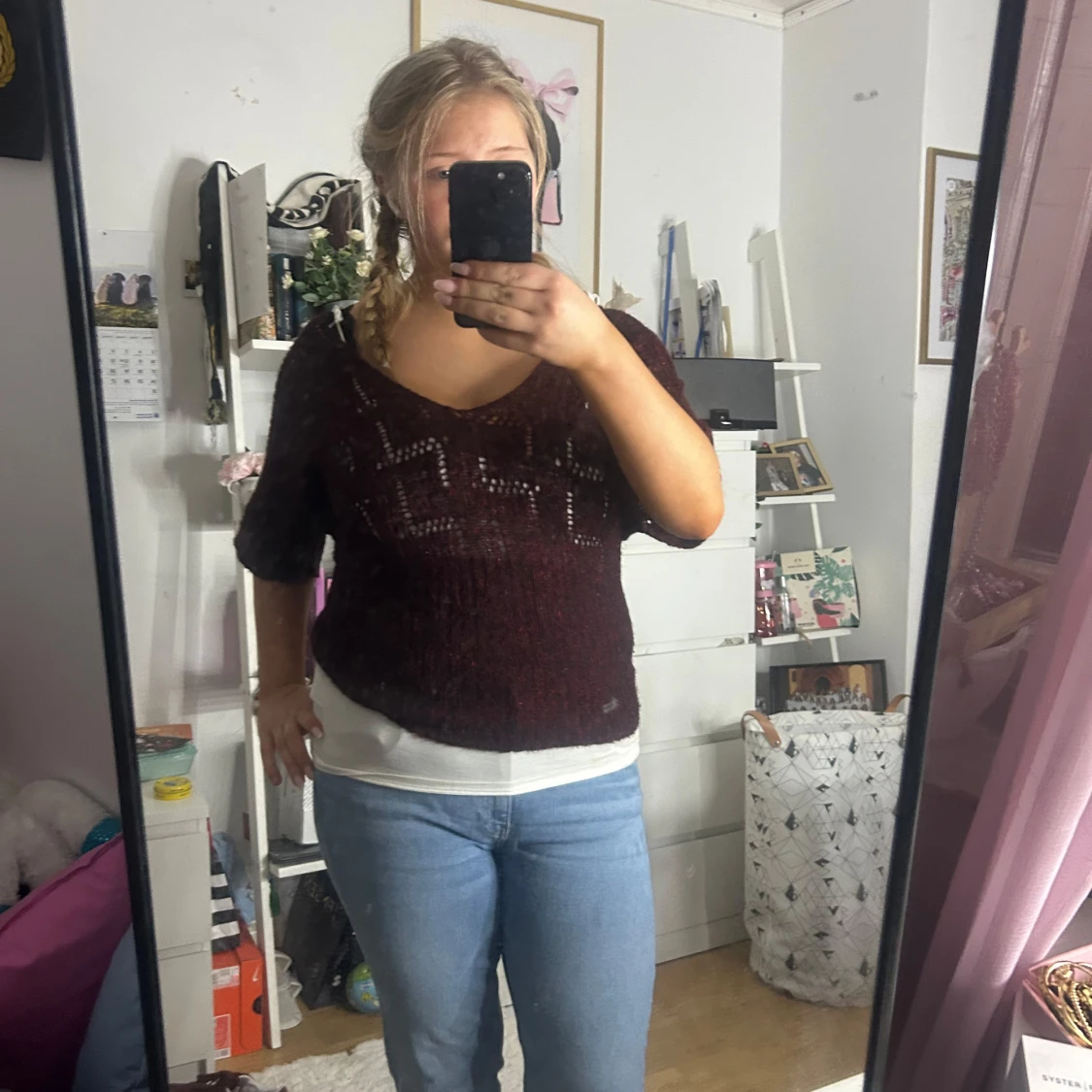 Vinröd stickad tröja