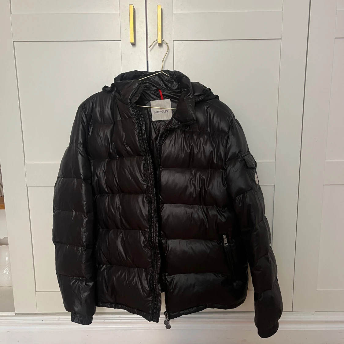 Svart Moncler dunjacka