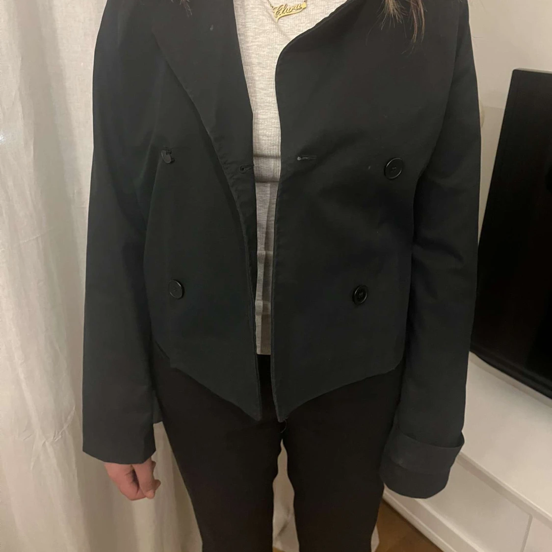 Svart kavaj med knappar - 2