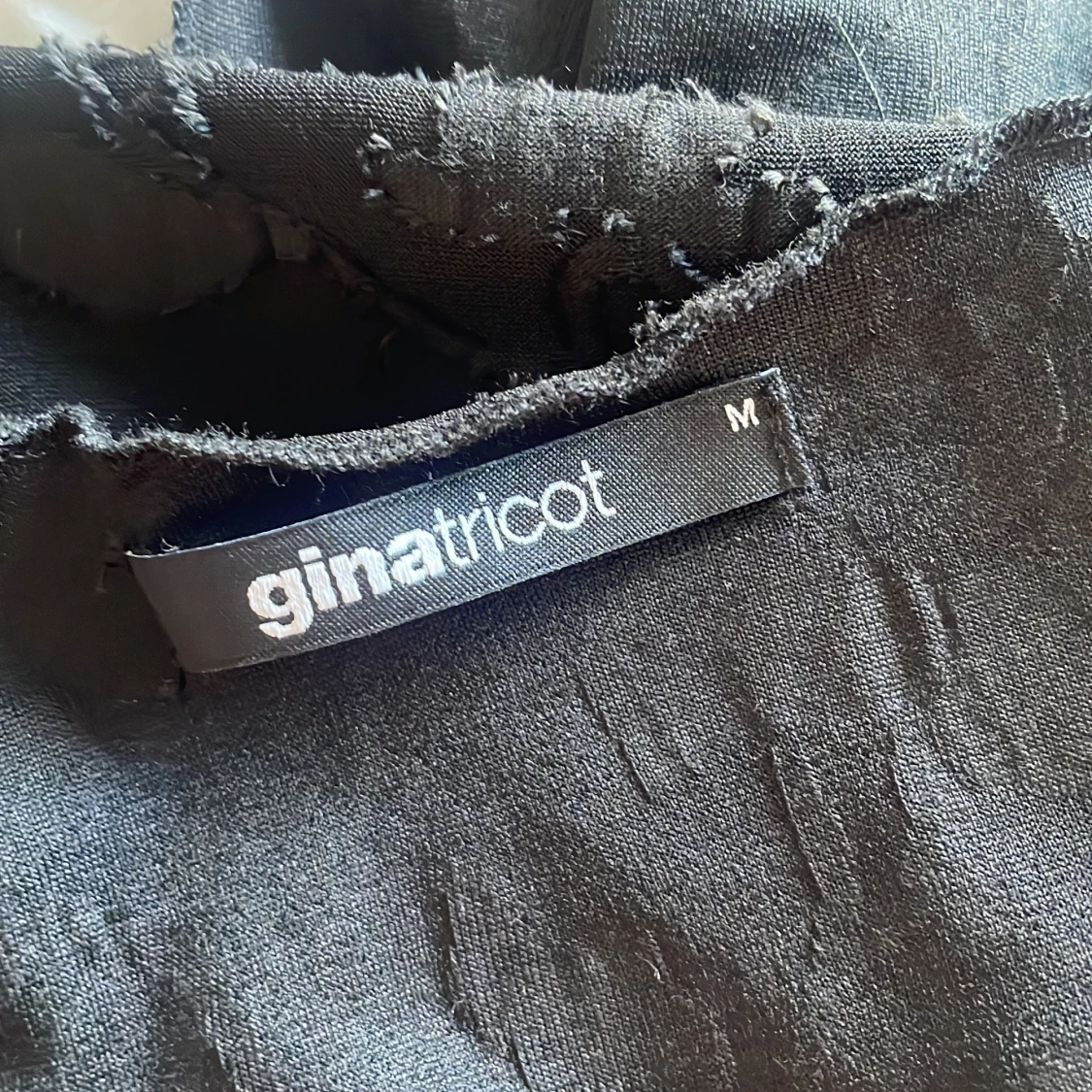 Svart långärmad topp från Gina Tricot - 2