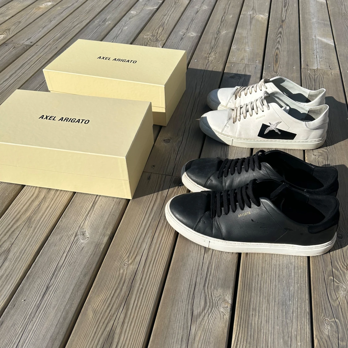 Svarta och vita sneakers från Axel Arigato - 2