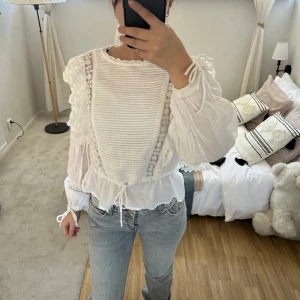 Blus Zara - Somrig blus ifrån Zara, ny skick💖