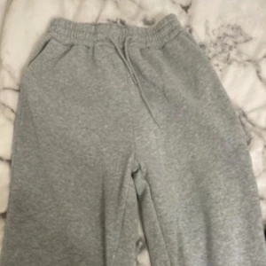 Mjukis byxor  - Helt oanvända mjukis byxor 