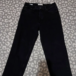 Baggy svarta Jack & Jones jeans - Baggy svarta Jack & Jones jeans. Storlek 32/30