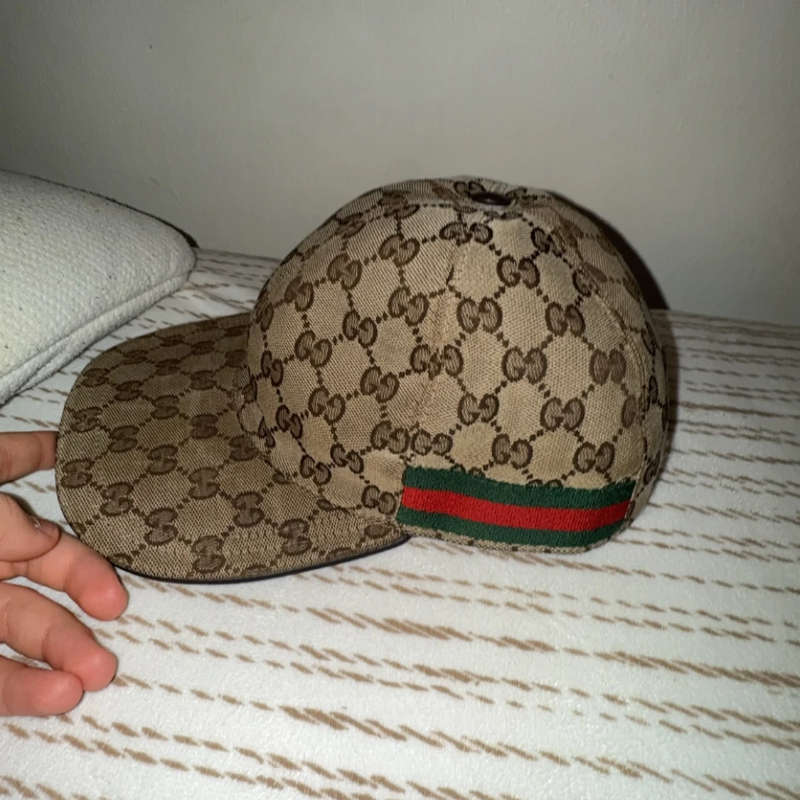 Beige keps med monogram - 2