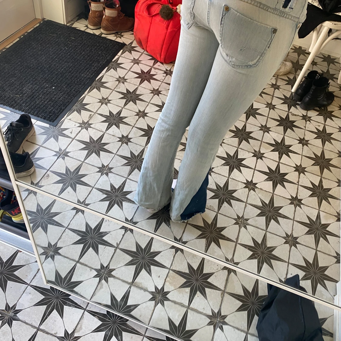 Ljusblå bootcut jeans - 4