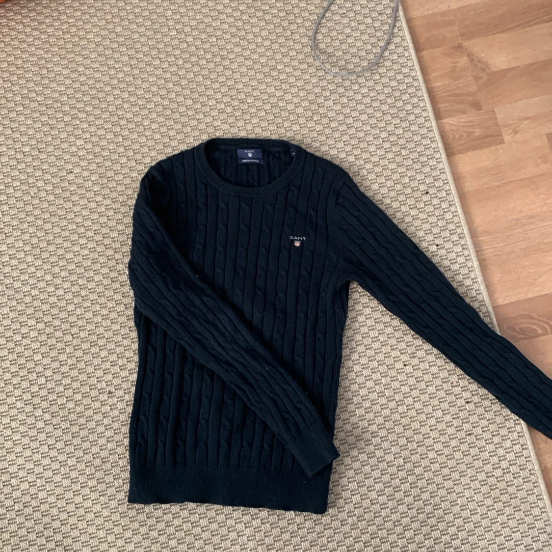 Svart kabelstickad tröja från GANT