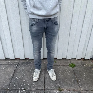 Nudie Jeans  - Nudie jeans - Modell: Tight Long John(lapp saknas) - Storlek: W31/L32 - skick: 9/10 - Nypris runt 2000kr