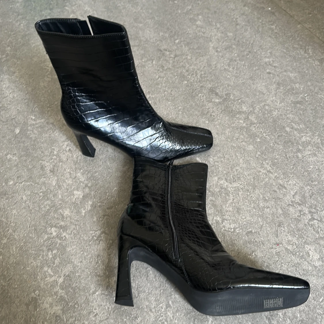 Nya Svarta boots - 1
