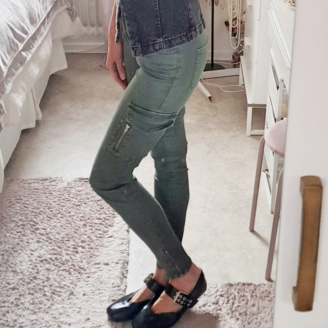 Gröna cargopants med dragkedjor - 1