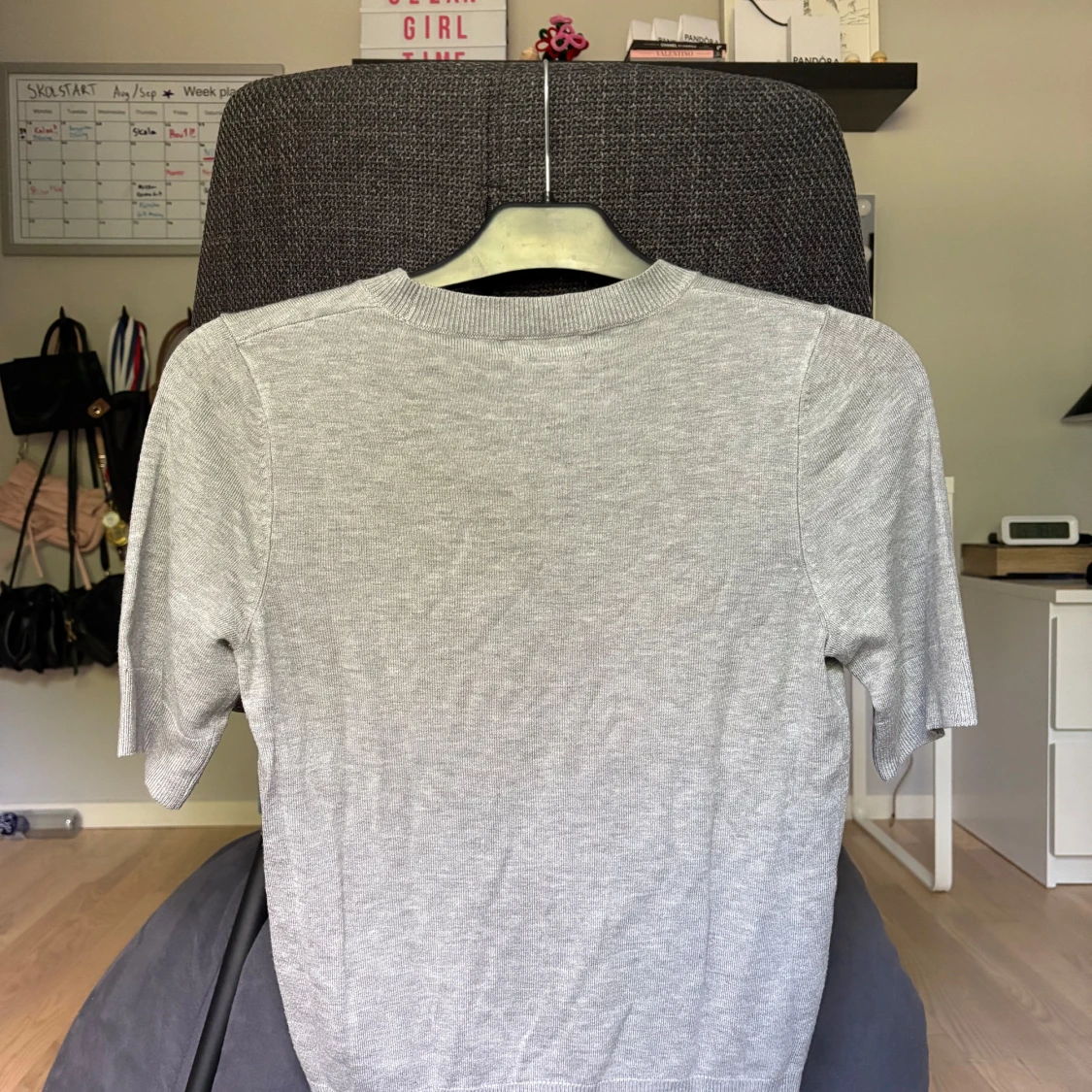 Ljusgrå stickad topp  - 1