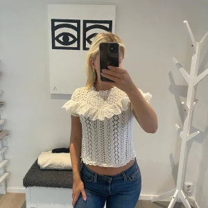 Topp från zara - I storlek M men som en S, liten i storlek. Den är i bra skick!