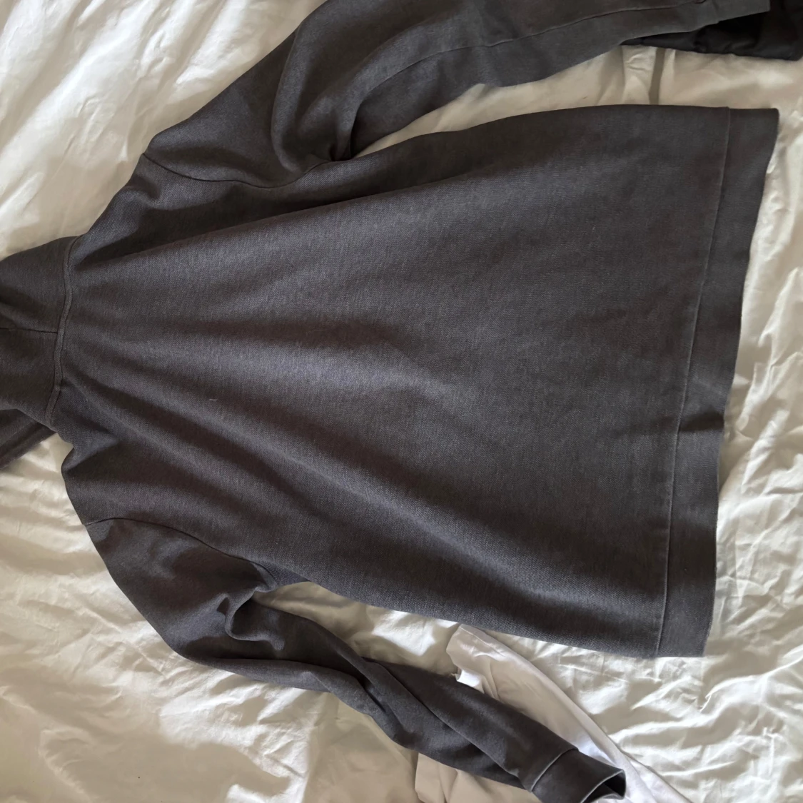 Grå hoodie från BOSS med dragkedja - 3