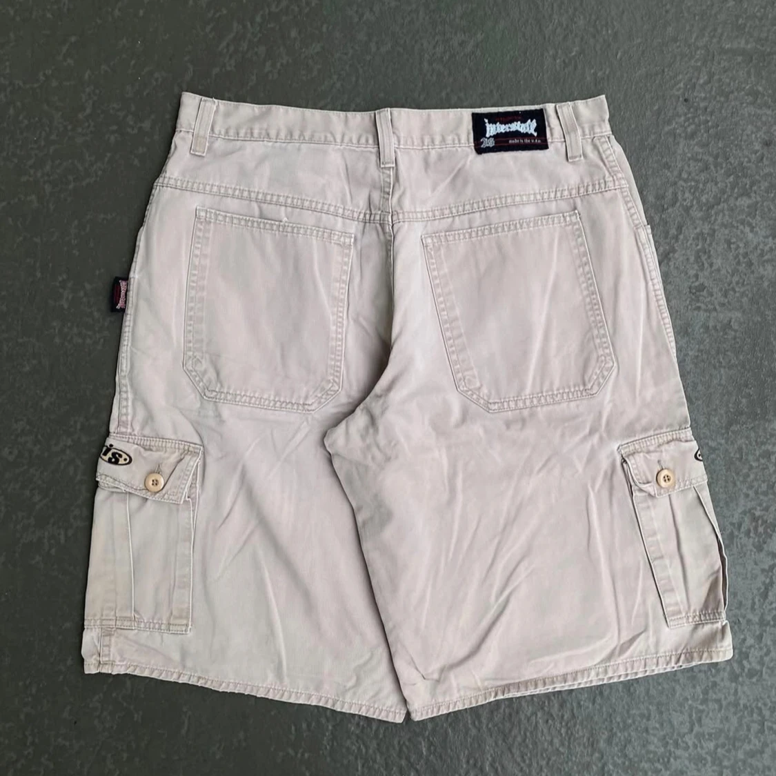 Beige cargo shorts från Interstack - 1
