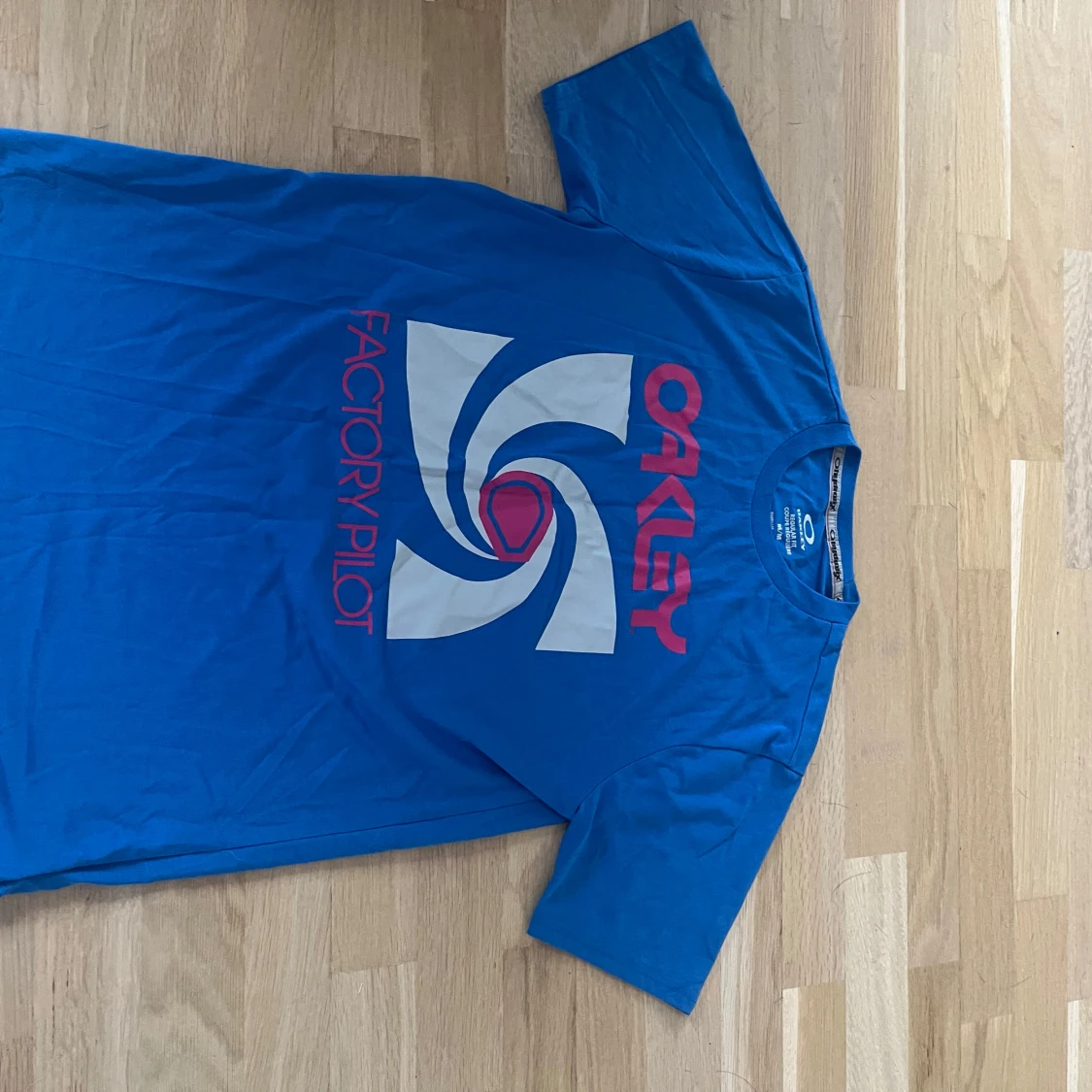 Blå Oakley Factory Pilot t-shirt M