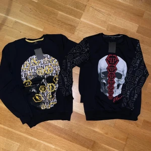 2 tröjor  - 2 pp tröjor i storlek Xs. Helt nya. Fin replika med grym kvalitét. Pris : 1400kr för båda. Först till kvarn som gäller 