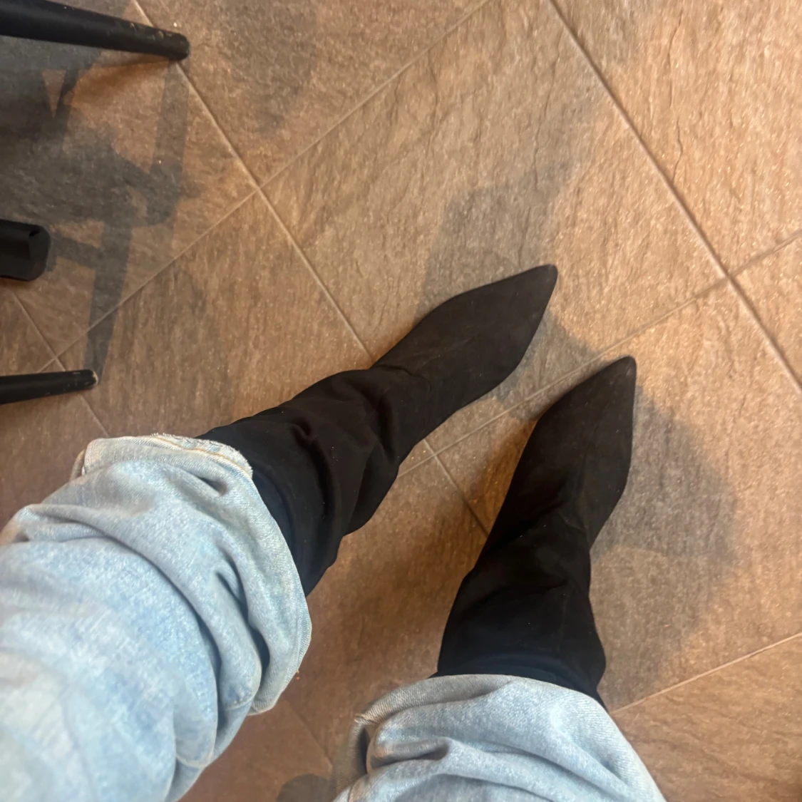 Svarta höga stövletter med klack - 1