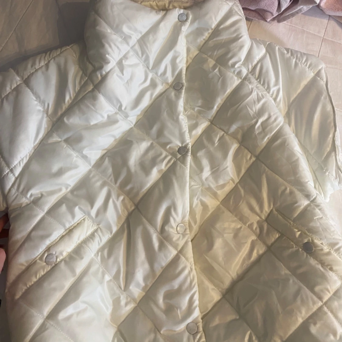 Vit dun cape/ kortärmad jacka - 1