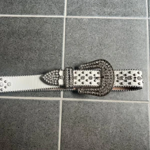 Tuttolente bälte - Tuttolente bälte, storlek small men passar 85cm, finns ej att köpa på hemsidan längre så passa på!