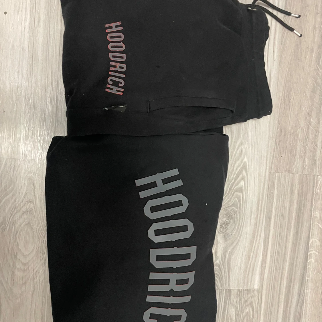 Svarta mjukisbyxor från Hoodrich