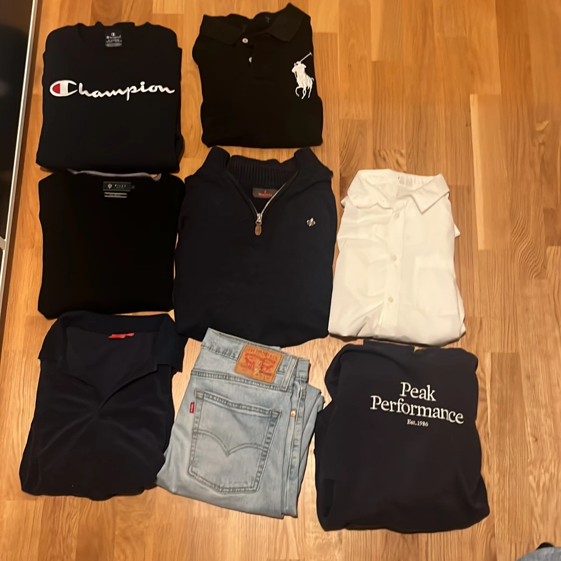 Flera snygga kläder till bra pris! 