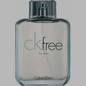 CK Free for Men parfym - Fräsch och modern herrparfym från Calvin Klein. Flaskan är rektangulär med rundade kanter, tillverkad i transparent glas med silverfärgad kork. Minimalistisk design med tydlig logga på framsidan.