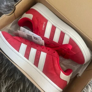 Campus röda - Supersnygga röda camus adidas