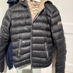 Colmar jacka - Så fin colmar jacka i bra skick!!! Den är i 38 men kan passa allt från 36-40❤️❤️