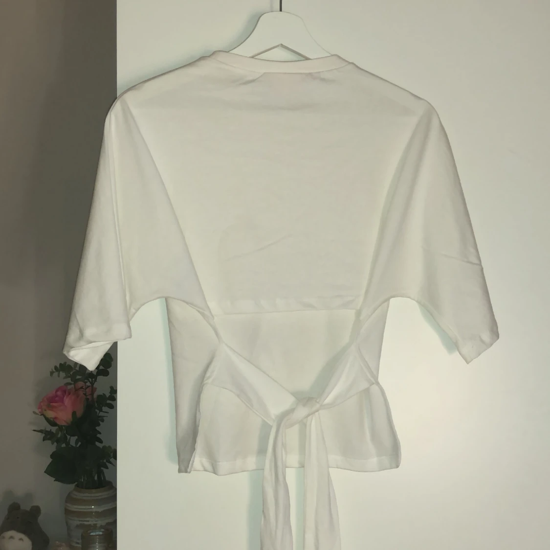 Vit knyt-topp från Nelly XS