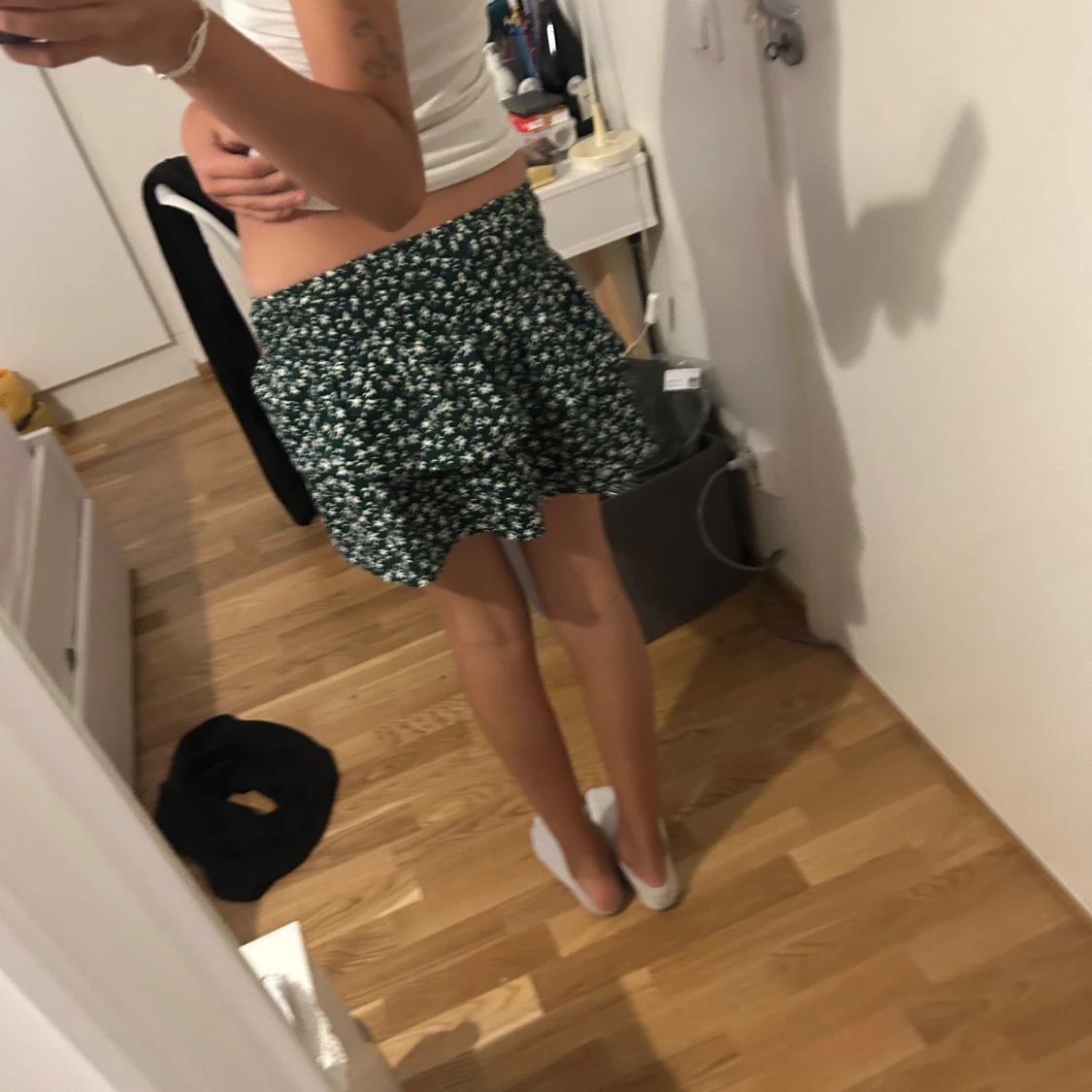 Grön blommig kjol från Zara - 1