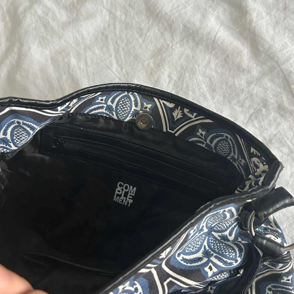 Mönstrad handväska från Complement - 3