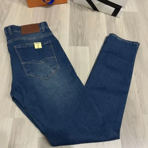 Replay anbass jeans  - Sprillans nya replay anbass jeans! Storlek 32! Vid minsta fundering kontakta oss ✔️