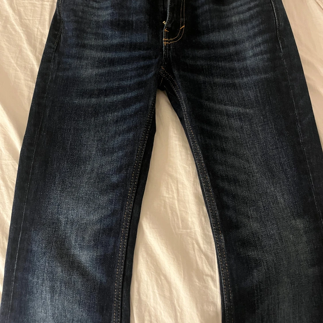 Mörkblå bootcut jeans från weekday  - 3