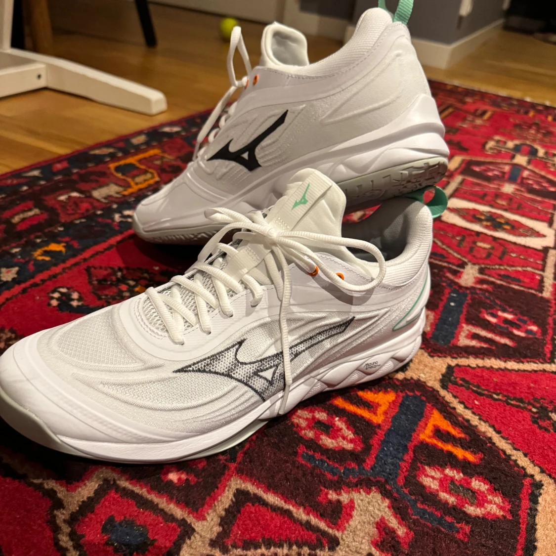 Mizuno inneskor vita - 1