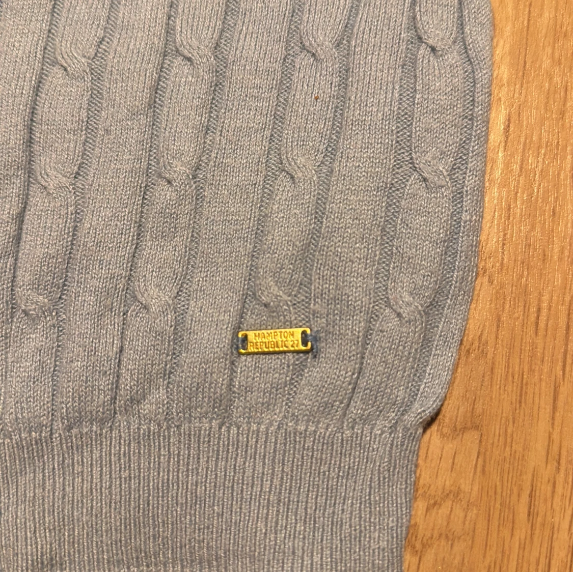 Ljusblå stickad tröja från Hampton Republic - 1