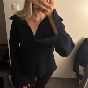 Tröja - Fin tröja från Gina tricot i storlek S, passar XS-M💕Använd bara några gånger, en aning nopprig men inget som syns. 