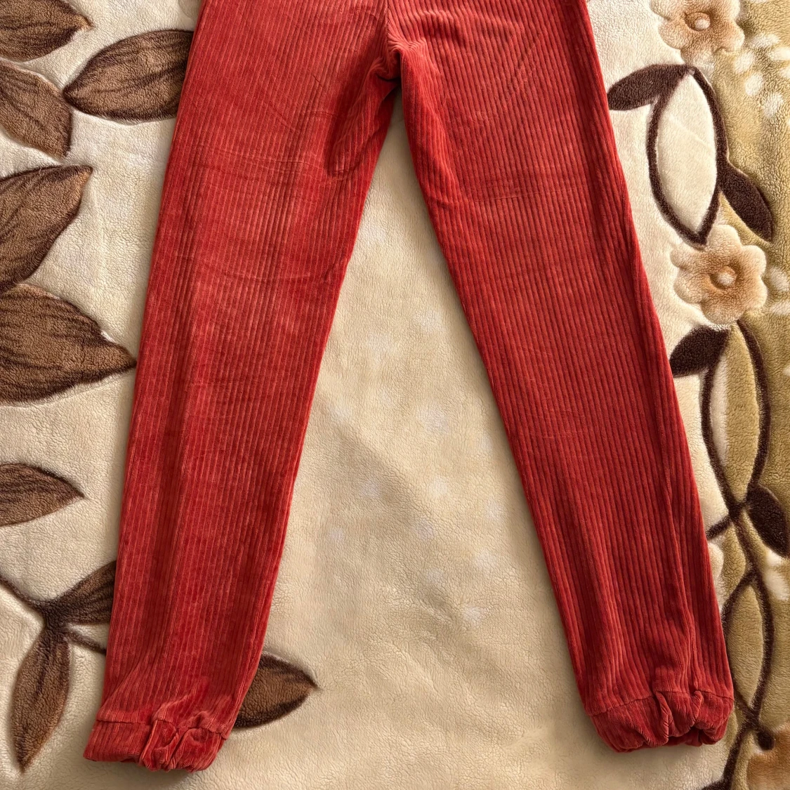 Röda byxor från XOXO Friends, stl 170 - Mycket fint skick - 1