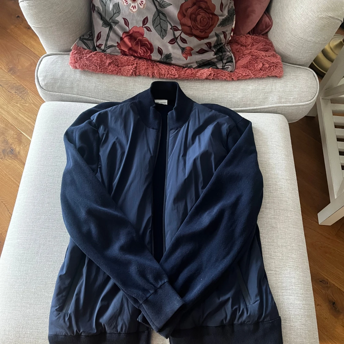 Mörkblå Cardigan från John Henric