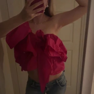 Rosa oneshoulder topp - Snygg festtopp, fint skick